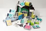 La bolsa de primeros auxilios contiene un kit de cánulas.